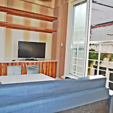 Central Desinged Apartment